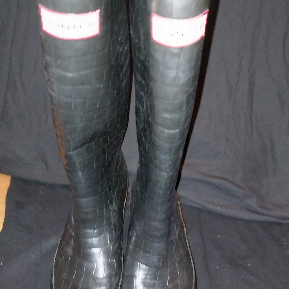 Hunter charcoal-colored rain boots/ alligator print style size 7